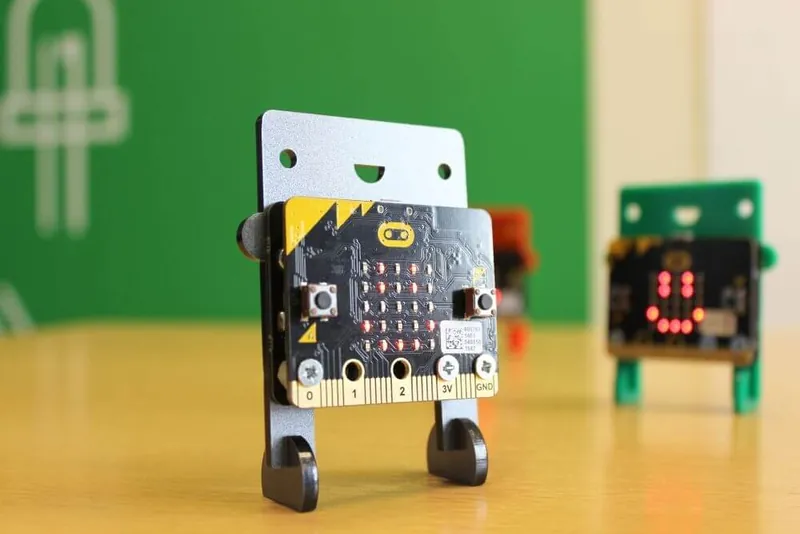 Програмиране на игри с Micro:bit за 10+ г.