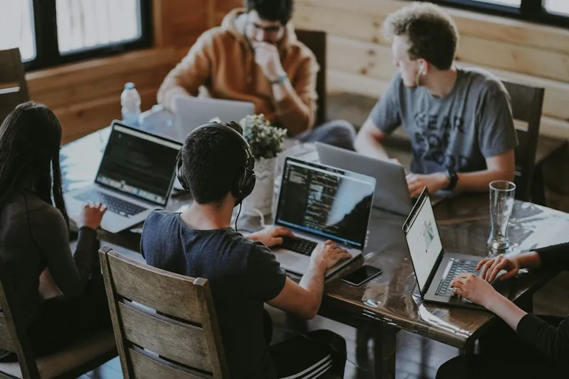 Отборна работа с роботи
